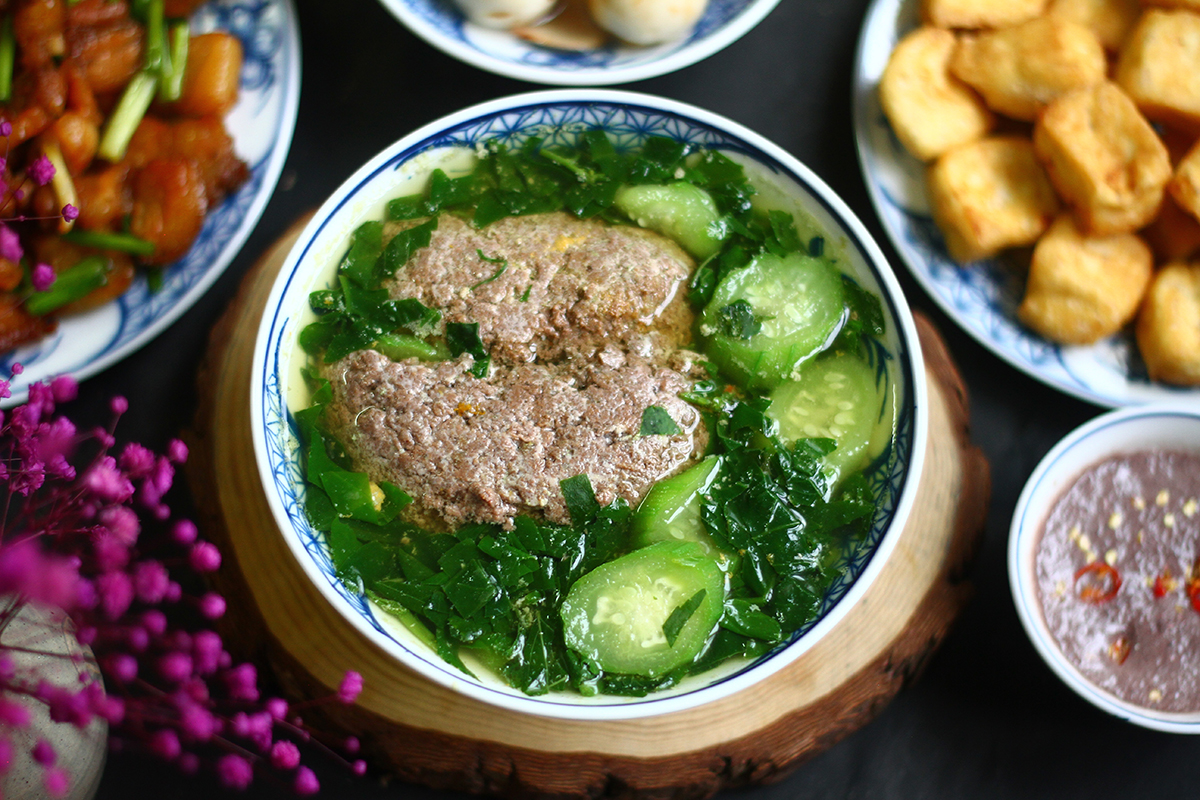 gia dinh 4 nguoi ngo doc sau khi an canh cua2 gia dinh 4 nguoi ngo doc sau khi an canh cua2
