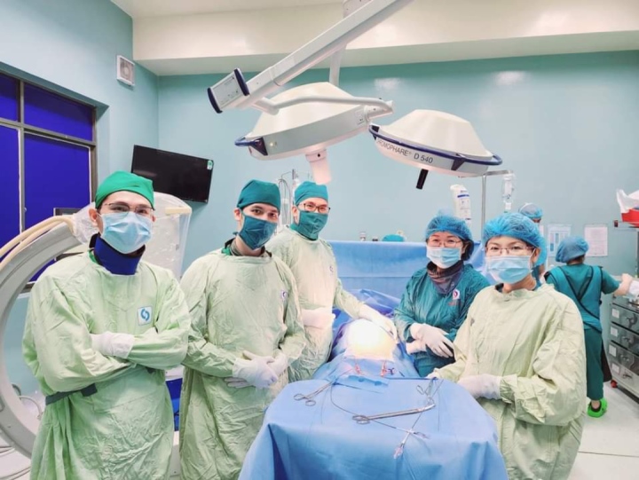 cuu san phu bi mac chung nhau cai rang luoc the nang nhat cuu san phu bi mac chung nhau cai rang luoc the nang nhat