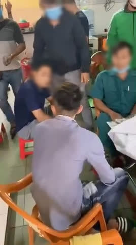 dot kich song bac bat qua tang nhieu nguoi dang danh bai binh xap xam an tien dot kich song bac bat qua tang nhieu nguoi dang danh bai binh xap xam an tien