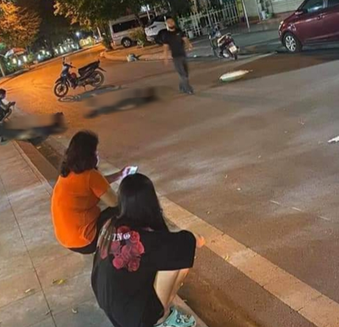 xe may cho 3 co gai tong vao tru dien 2 nguoi chet o quang ninh 1