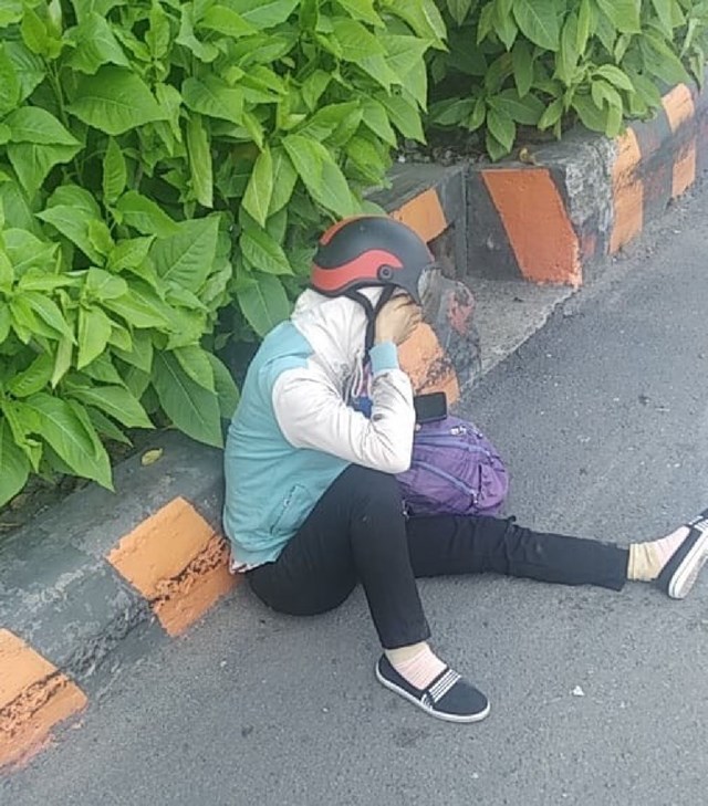 xot xa canh chong bi container can tu vong vo dau don vat va ben duong