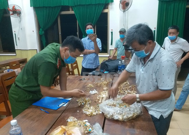 vu sieu trom khoa phong ngu chu tiem cuom sach vang pho giam doc cong an tiet lo bat ngo 2 vu sieu trom khoa phong ngu chu tiem cuom sach vang pho giam doc cong an tiet lo bat ngo 2