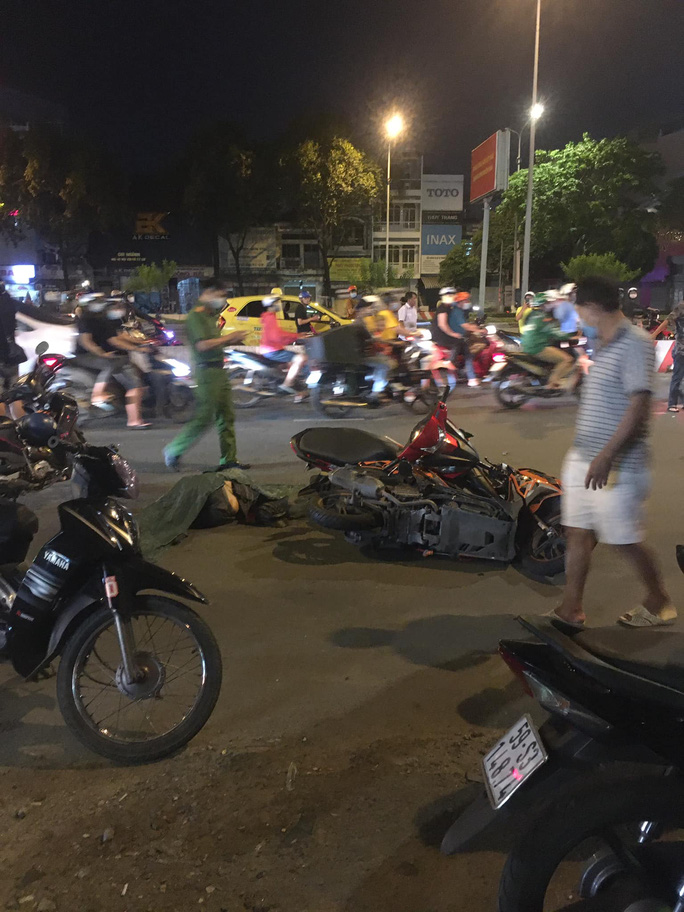 vu thanh nien nghi giat dien thoai tu vong co gai cho ban bi cuop tiet lo bat ngo vu thanh nien nghi giat dien thoai tu vong co gai cho ban bi cuop tiet lo bat ngo