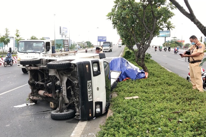 tin tuc tai nan giao thong ngay 19 5 2021 nu cong nhan bi xe lu tong tu vong 2