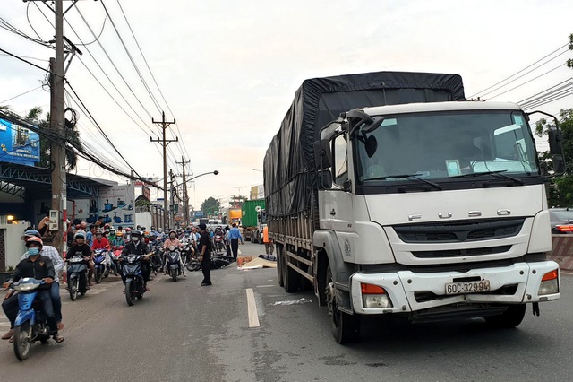 xot long canh chong om thi the vo gao khoc tham thiet giua duong sau tai nan xot long canh chong om thi the vo gao khoc tham thiet giua duong sau tai nan