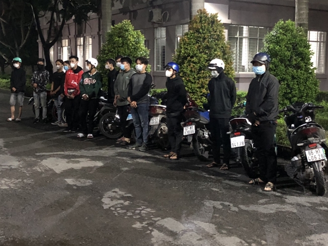 thay cong an hang chuc quai xe ru ga bo chay tan loan