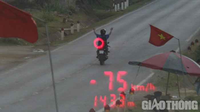 tin tuc tai nan giao thong ngay 24 5 2021 thanh nien buong 2 tay lai xe may 75km h linh cai ket dang tin tuc tai nan giao thong ngay 24 5 2021 thanh nien buong 2 tay lai xe may 75km h linh cai ket dang