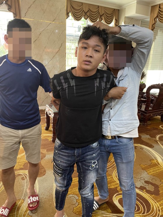 vu bi giat tui xach nguoi phu nu nga chan thuong so nao loi khai nghi pham