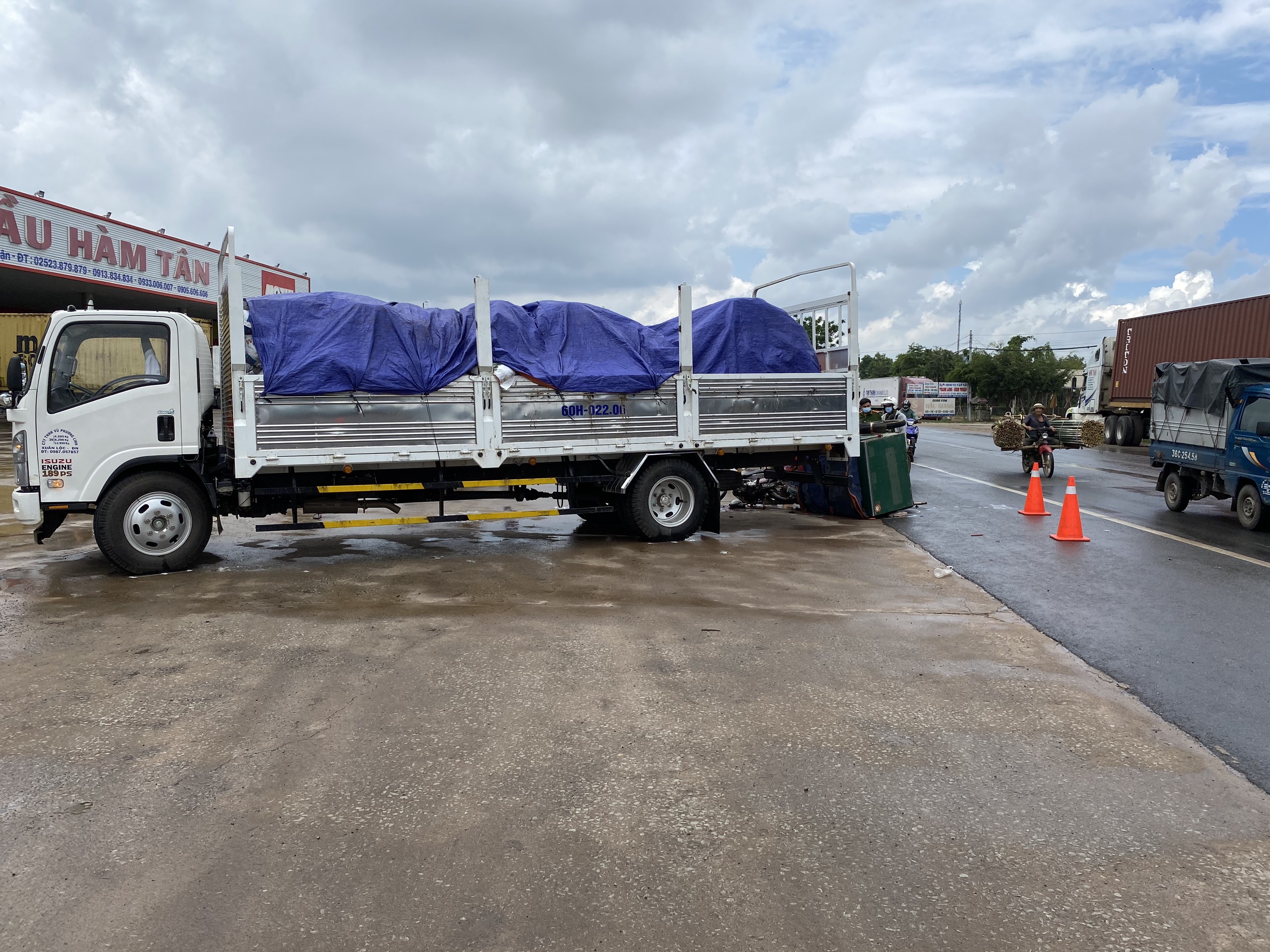 tin tuc tai nan giao thong ngay 29 5 2021 xe may dau dau trong dem 2 nguoi chet 2 tin tuc tai nan giao thong ngay 29 5 2021 xe may dau dau trong dem 2 nguoi chet 2