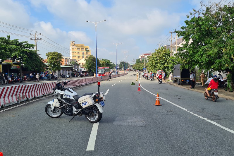 vu thanh nien 20 tuoi chet bat thuong giua quoc lo xe may vang xa thi the hon 50 met vu thanh nien 20 tuoi chet bat thuong giua quoc lo xe may vang xa thi the hon 50 met