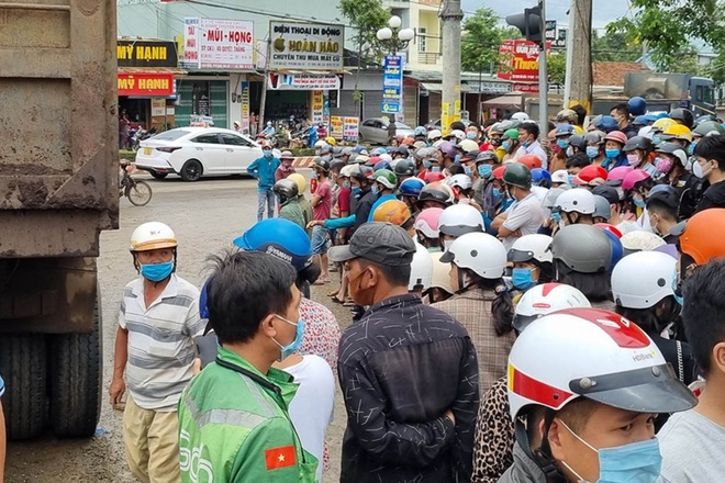 bi cuon vao gam xe tai nu sinh lop 12 tu vong thuong tam bi cuon vao gam xe tai nu sinh lop 12 tu vong thuong tam