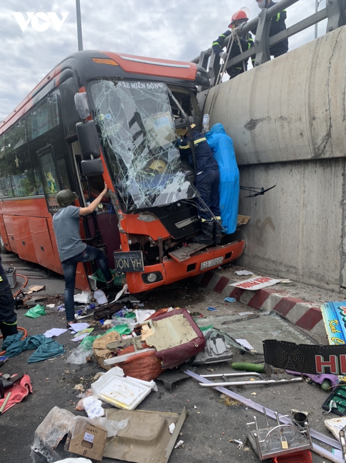 tin tuc tai nan giao thong ngay 7 7 2021 dau xe khach bien dang sau cu dam manh tai xe mac ket trong cabin tin tuc tai nan giao thong ngay 7 7 2021 dau xe khach bien dang sau cu dam manh tai xe mac ket trong cabin