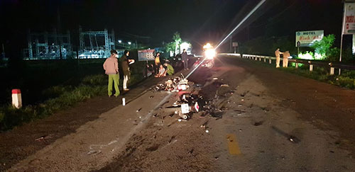 tin tuc tai nan giao thong ngay 9 7 2021 xe may dau dau kinh hoang trong dem mua 1 nguoi chet