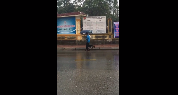 nhan sac nu tinh nguyen vien chay hoc toc cam o che mua ho tong thi sinh di muon 2 nhan sac nu tinh nguyen vien chay hoc toc cam o che mua ho tong thi sinh di muon 2