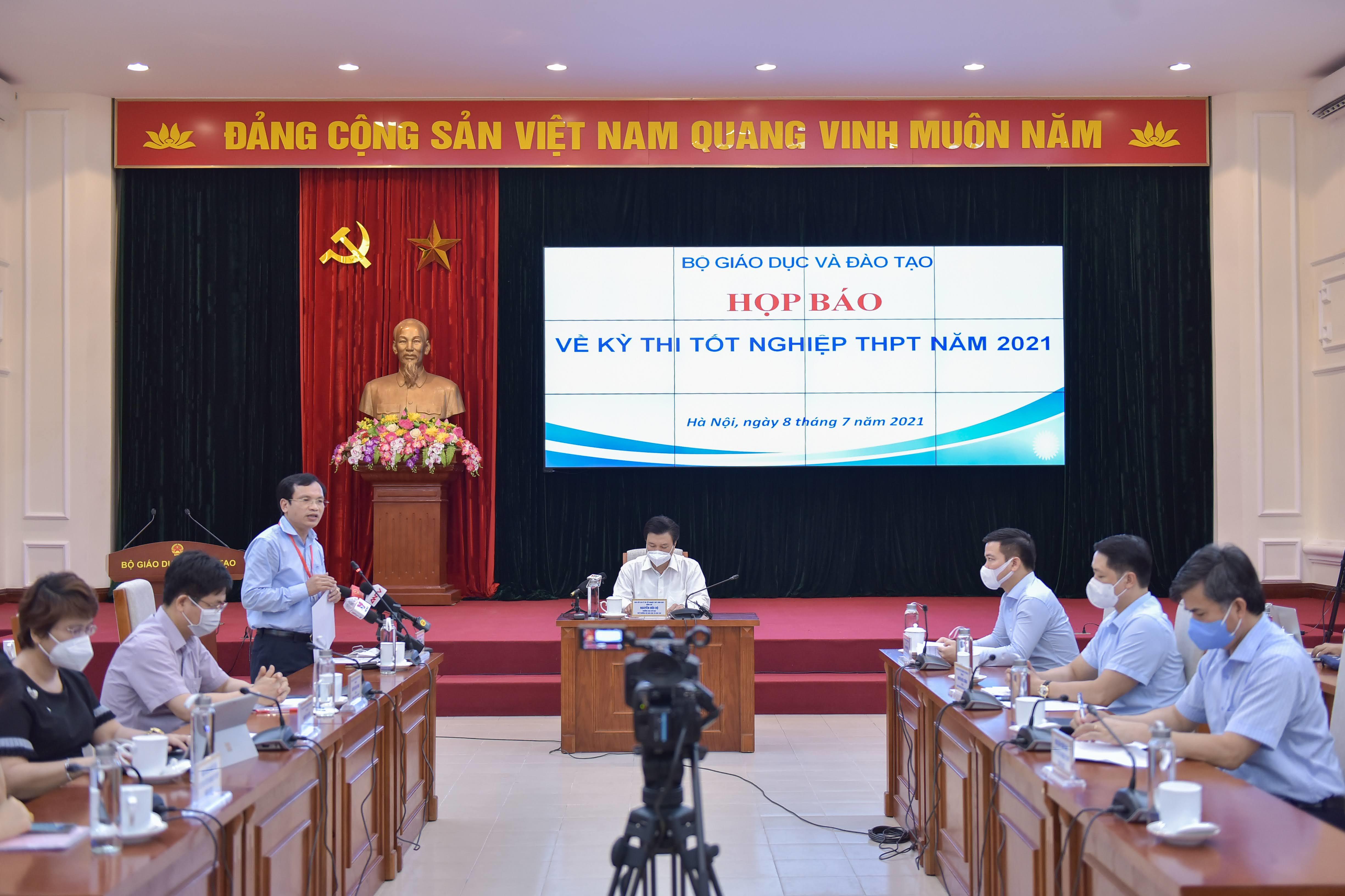 vu lot de thi mon toan ky thi tot nghiep thpt 2021 bo gd dt noi gi vu lot de thi mon toan ky thi tot nghiep thpt 2021 bo gd dt noi gi