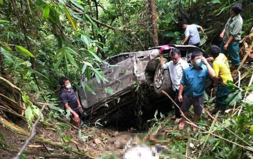 giam doc cung pho giam doc chet trong o to duoi vuc sau hang tram met giam doc cung pho giam doc chet trong o to duoi vuc sau hang tram met