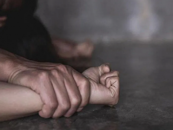 nguoi dan ong 42 tuoi nhieu lan dua be gai vao nha nghi quan he tinh duc 2 nguoi dan ong 42 tuoi nhieu lan dua be gai vao nha nghi quan he tinh duc 2
