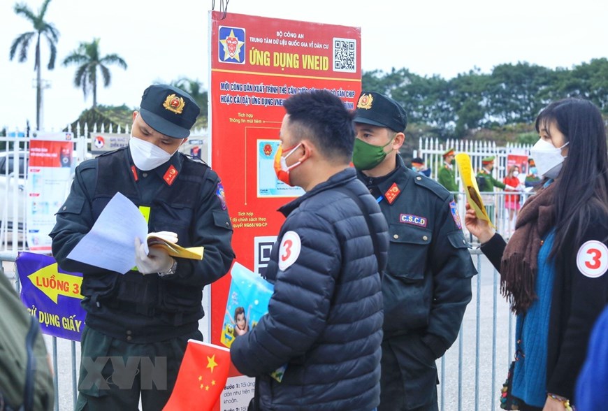 nguoi ham mo mang bang ron co do sao vang co vu tuyen viet nam dau trung quoc 2 nguoi ham mo mang bang ron co do sao vang co vu tuyen viet nam dau trung quoc 2