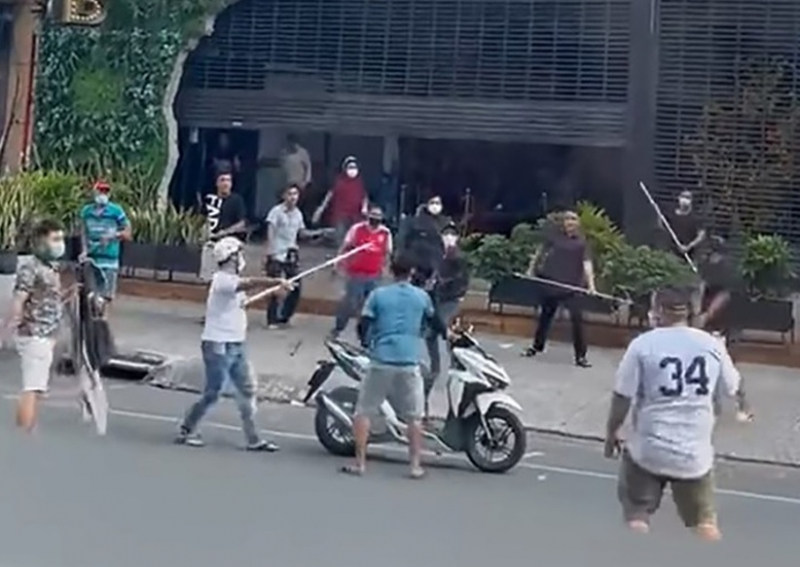 vu clip 2 nhom thanh nien hon chien giua duong nhan chung tiet lo bat ngo vu clip 2 nhom thanh nien hon chien giua duong nhan chung tiet lo bat ngo