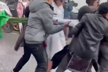 them clip bat vo tai sa pa co gai nam vat giua duong bat khoc van bi keo le loi len taxi them clip bat vo tai sa pa co gai nam vat giua duong bat khoc van bi keo le loi len taxi