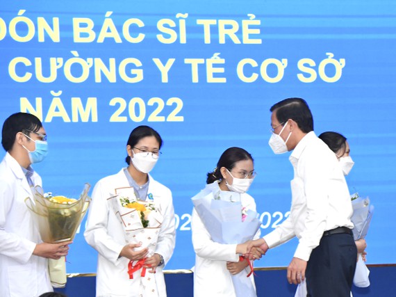 lan dau tien gan 300 bac si tre o tp hcm duoc dua ve tram y te thuc hanh lan dau tien gan 300 bac si tre o tp hcm duoc dua ve tram y te thuc hanh