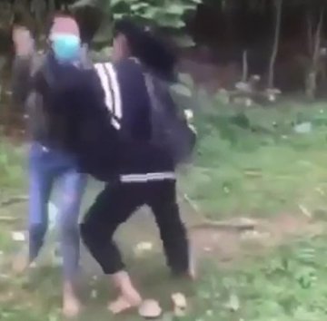 vu clip 2 nu sinh thanh hoa danh nhau toi tap giua duong chu tich ubnd xa noi gi vu clip 2 nu sinh thanh hoa danh nhau toi tap giua duong chu tich ubnd xa noi gi