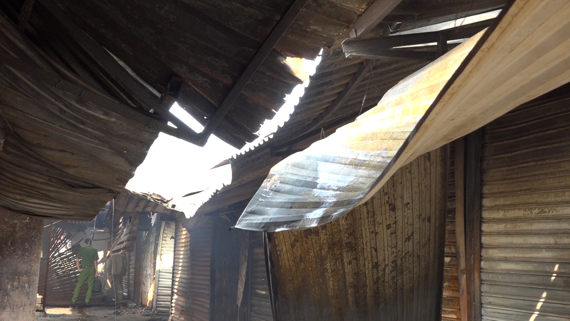 hai hung chay 64 ki ot tai cho trong dem thiet hai hang chuc ty