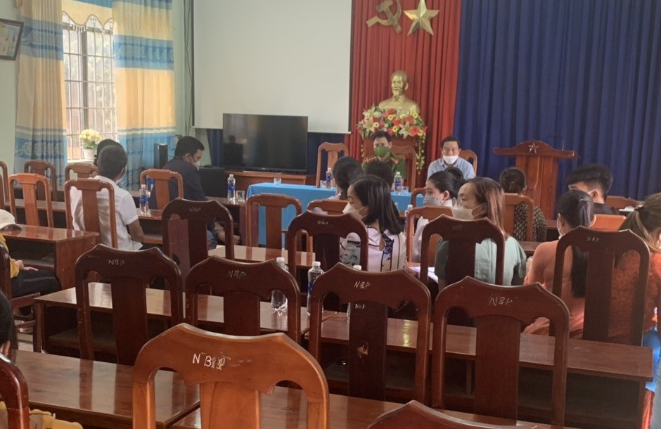 vu clip nu sinh lop 6 bi ban giat toc dap mat xuong nen nha hieu truong noi gi 2 vu clip nu sinh lop 6 bi ban giat toc dap mat xuong nen nha hieu truong noi gi 2