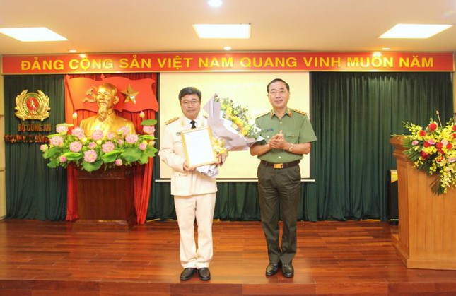 tan pho chu nhiem ubkt dang uy cong an trung uong la ai tan pho chu nhiem ubkt dang uy cong an trung uong la ai