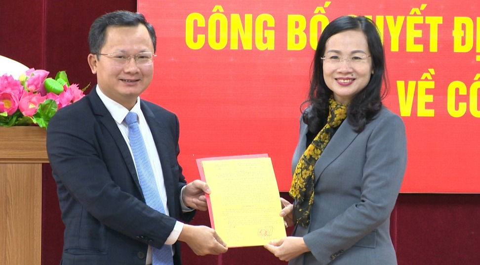 chan dung nu hieu truong vua duoc bo nhiem lam giam doc so noi vu quang ninh