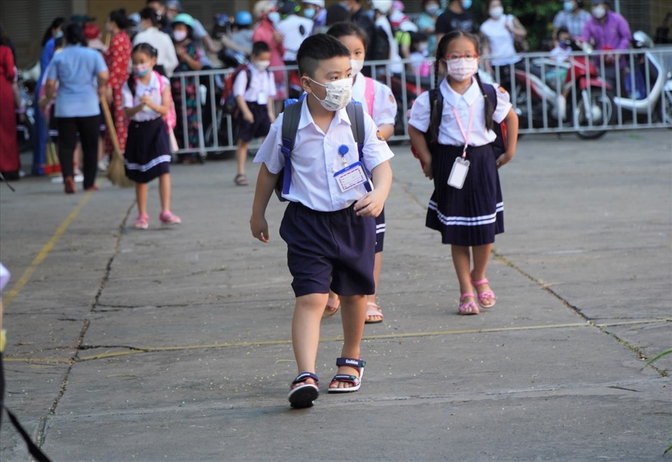 nong hoc sinh lop 1 6 o ha noi hoc truc tiep tu 6 4 2 nong hoc sinh lop 1 6 o ha noi hoc truc tiep tu 6 4 2