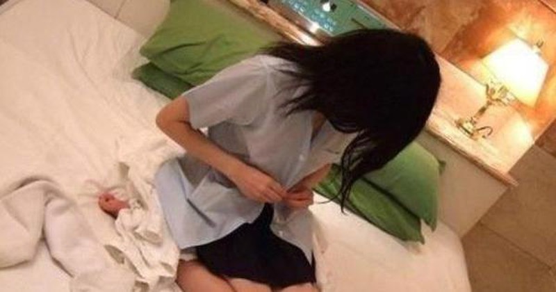 moi nhau roi gop tien mua dam thieu nu 15 tuoi 2 thanh nien linh cai ket dang 