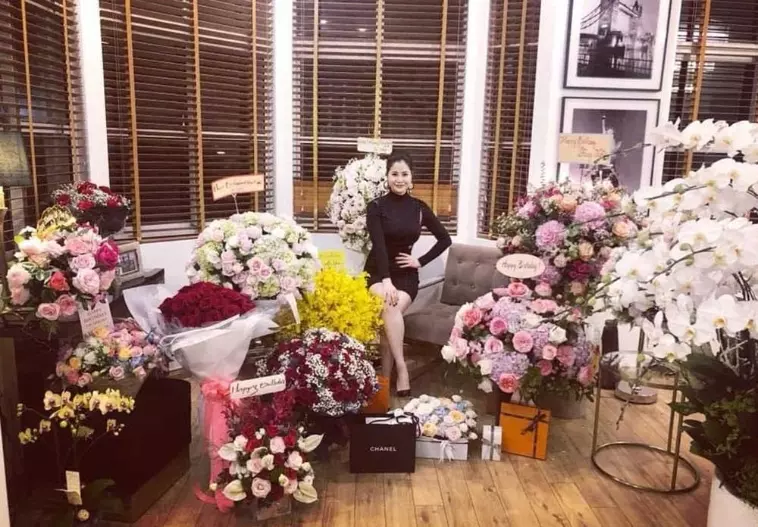 vu bat nu chu tich phung thi nghe lat tay vo boc hao nhoang cua sieu lua 2 vu bat nu chu tich phung thi nghe lat tay vo boc hao nhoang cua sieu lua 2