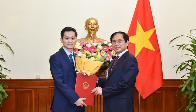 trao quyet dinh bo nhiem chanh van phong bo ngoai giao trao quyet dinh bo nhiem chanh van phong bo ngoai giao
