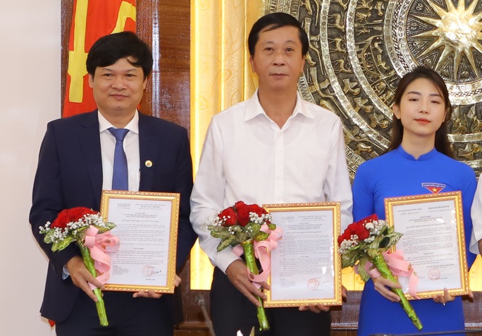 tan hieu truong truong thpt chuyen lam son vua duoc chu tich tinh thanh hoa bo nhiem la ai tan hieu truong truong thpt chuyen lam son vua duoc chu tich tinh thanh hoa bo nhiem la ai