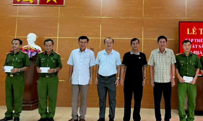 vu giet nguoi o long an roi bo tron thieu nien chua du 16 tuoi bi bat o dau vu giet nguoi o long an roi bo tron thieu nien chua du 16 tuoi bi bat o dau