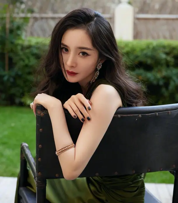duong mi ch chia se bat ngo ve tinh yeu va tien bac