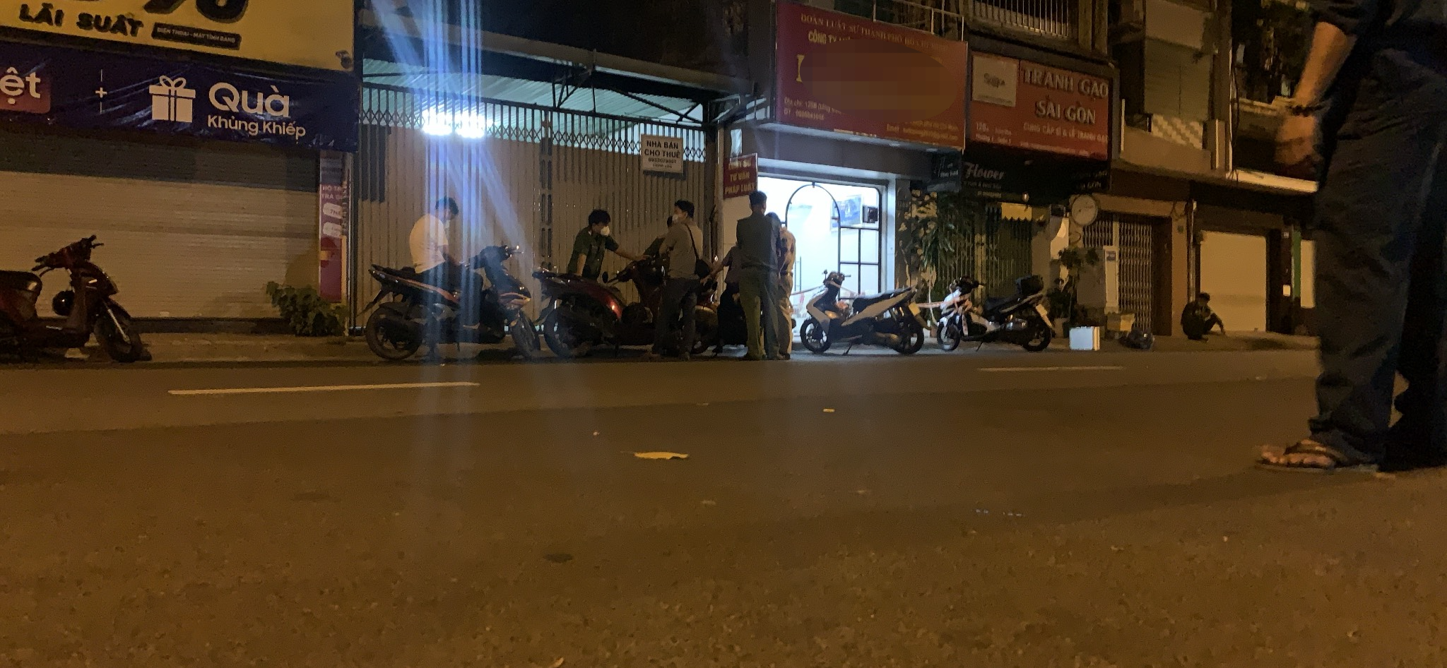 vu 2 nguoi phu nu chet trong nha thanh nien 33 tuoi dung truoc cua nguoi dinh mau vu 2 nguoi phu nu chet trong nha thanh nien 33 tuoi dung truoc cua nguoi dinh mau