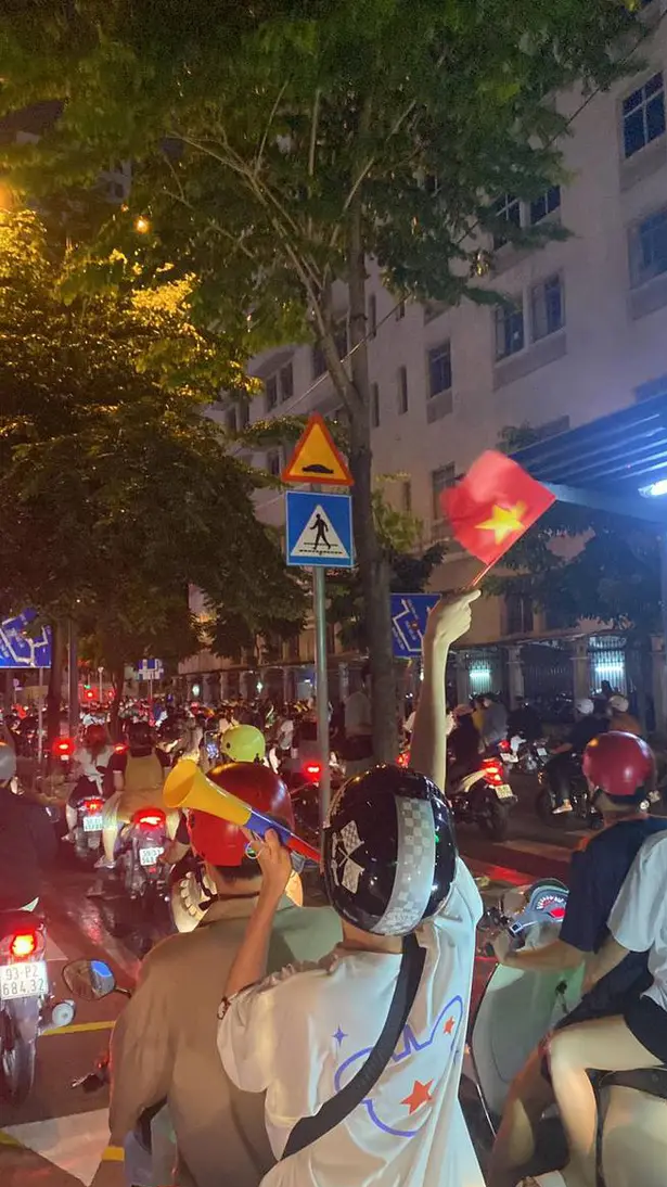 hoa hau thuy tien choi lon ngoi xe may di bao mung u23 viet nam vo dich sea games 31 3 hoa hau thuy tien choi lon ngoi xe may di bao mung u23 viet nam vo dich sea games 31 3