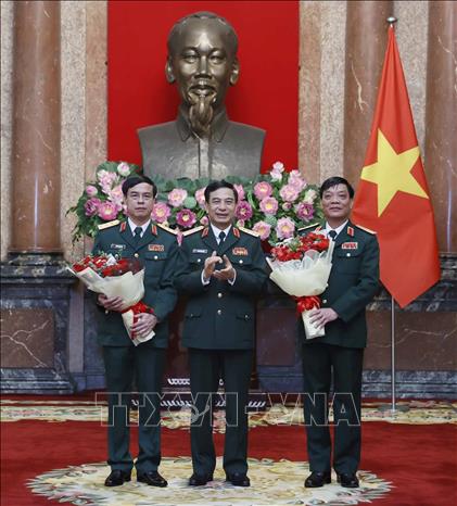 chu tich nuoc trao cac quyet dinh thang quan ham len thuong tuong qdnd viet nam 2 chu tich nuoc trao cac quyet dinh thang quan ham len thuong tuong qdnd viet nam 2