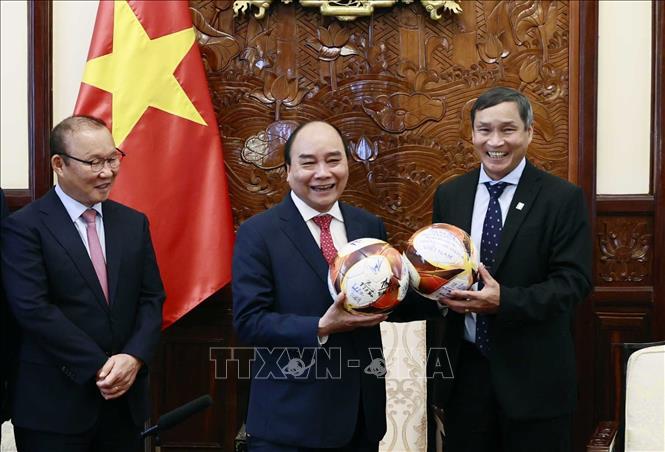 chu tich nuoc tiep hlv park hang seo va mai duc chung 4