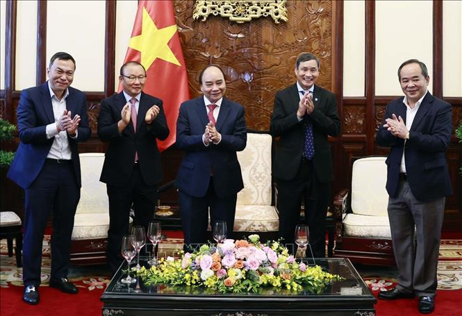 chu tich nuoc tiep hlv park hang seo va mai duc chung 8