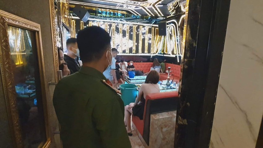 tin tuc phap luat ngay 12 6 nu tiep vien karaoke di khach gia 1 trieu luot