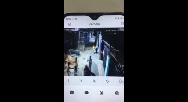 vu clip 2 gia dinh danh nhau vi cho tha rong 1 nguoi gay tay 1 nguoi chan thuong so nao vu clip 2 gia dinh danh nhau vi cho tha rong 1 nguoi gay tay 1 nguoi chan thuong so nao