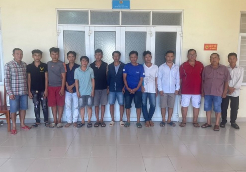 tin tuc phap luat moi nhat ngay 29 6 be gai 8 tuoi nghi bi ga dan ong bit khau trang xong vao nha xam hai 2 tin tuc phap luat moi nhat ngay 29 6 be gai 8 tuoi nghi bi ga dan ong bit khau trang xong vao nha xam hai 2