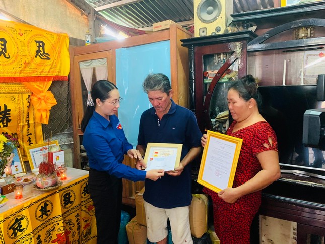 nam sinh lop 5 quen minh cuu nguoi duoi nuoc