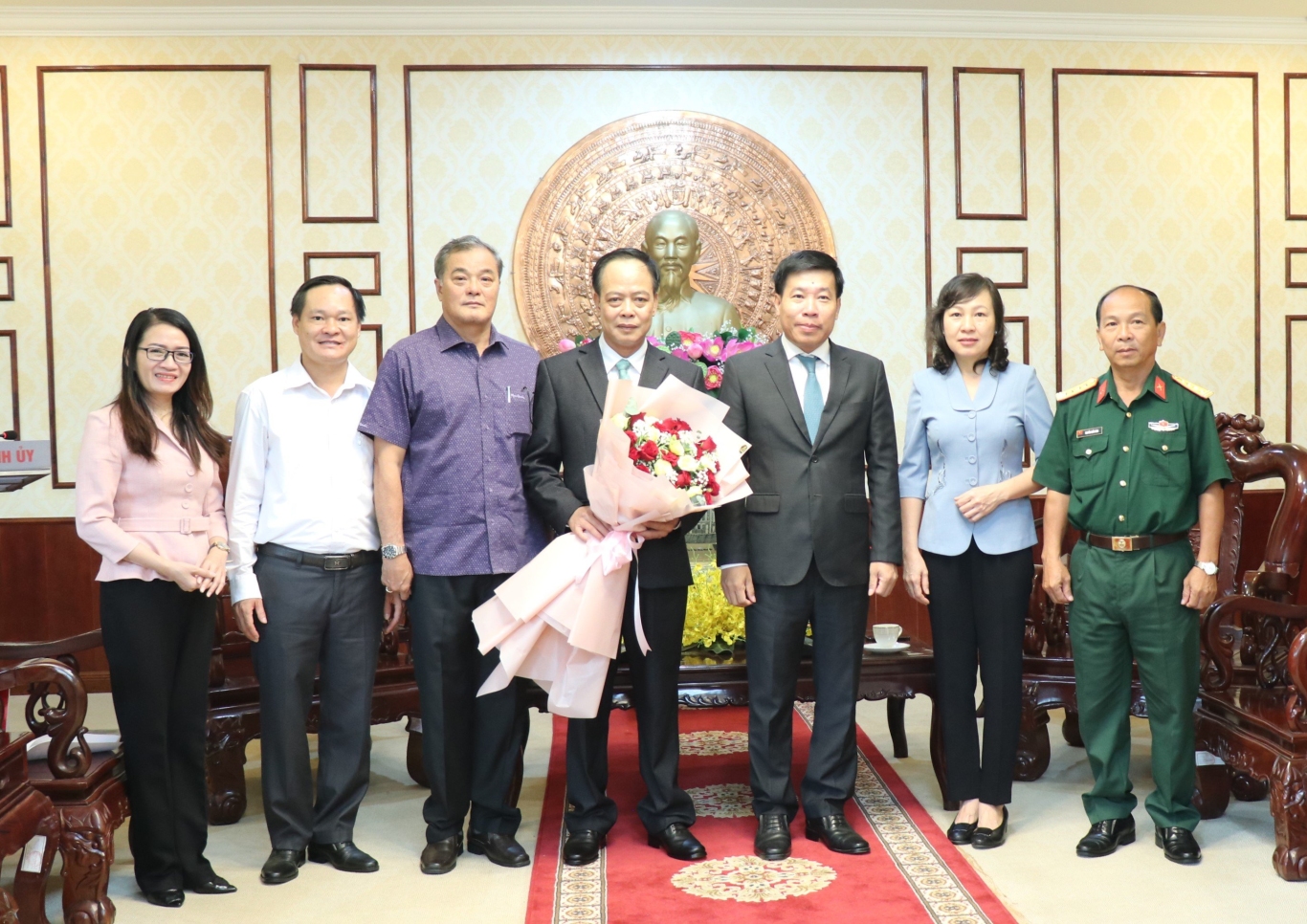 tiep nhan bo nhiem dai ta quan doi giu chuc truong ban tuyen giao tinh uy 2 tiep nhan bo nhiem dai ta quan doi giu chuc truong ban tuyen giao tinh uy 2