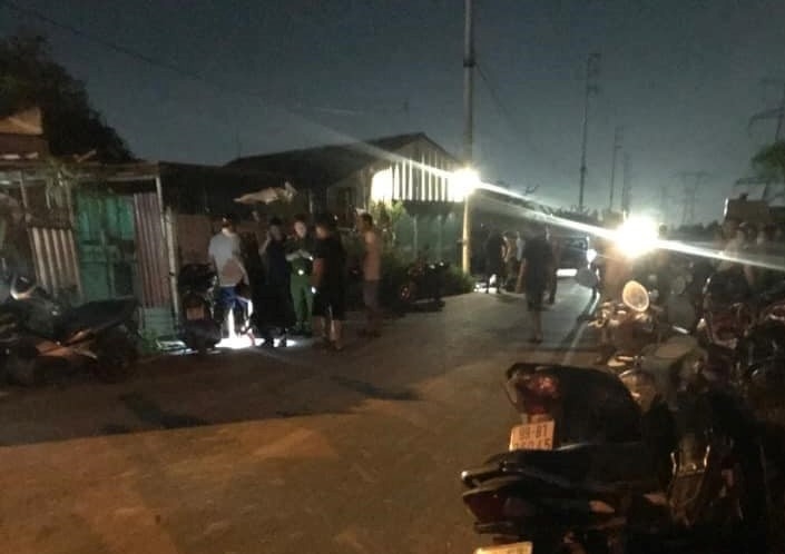 vu nu chu cua hang thu mua ve chai tu vong voi 2 vet dam tren bung bat 2 nghi pham vu nu chu cua hang thu mua ve chai tu vong voi 2 vet dam tren bung bat 2 nghi pham