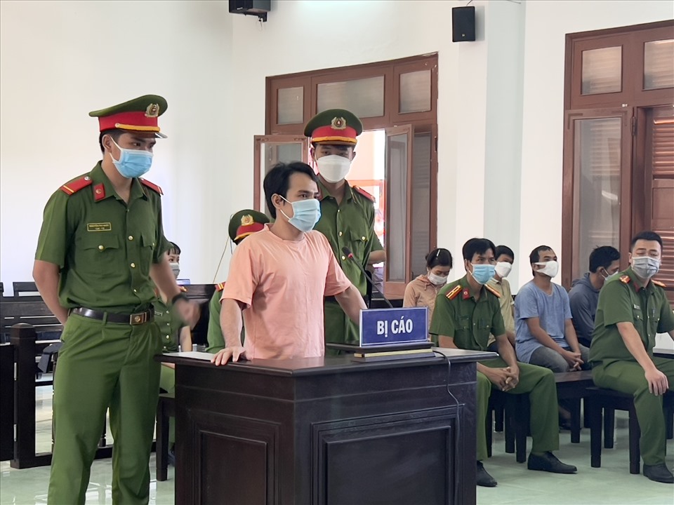 hung thu sat hai 3 nguoi gia dinh vo cu hung du lien tuc doi giet em vo tai toa hung thu sat hai 3 nguoi gia dinh vo cu hung du lien tuc doi giet em vo tai toa