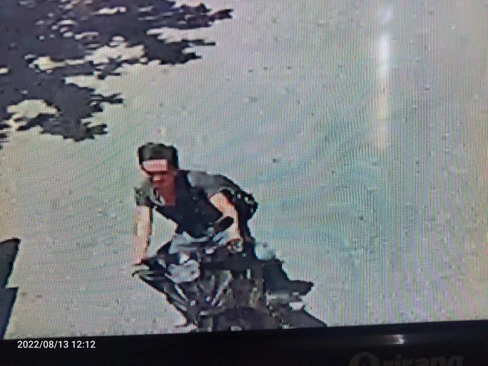 vu cam cuoc cuop tiem vang roi den nha truong cong an huyen dau thu loi khai bat ngo 2 vu cam cuoc cuop tiem vang roi den nha truong cong an huyen dau thu loi khai bat ngo 2